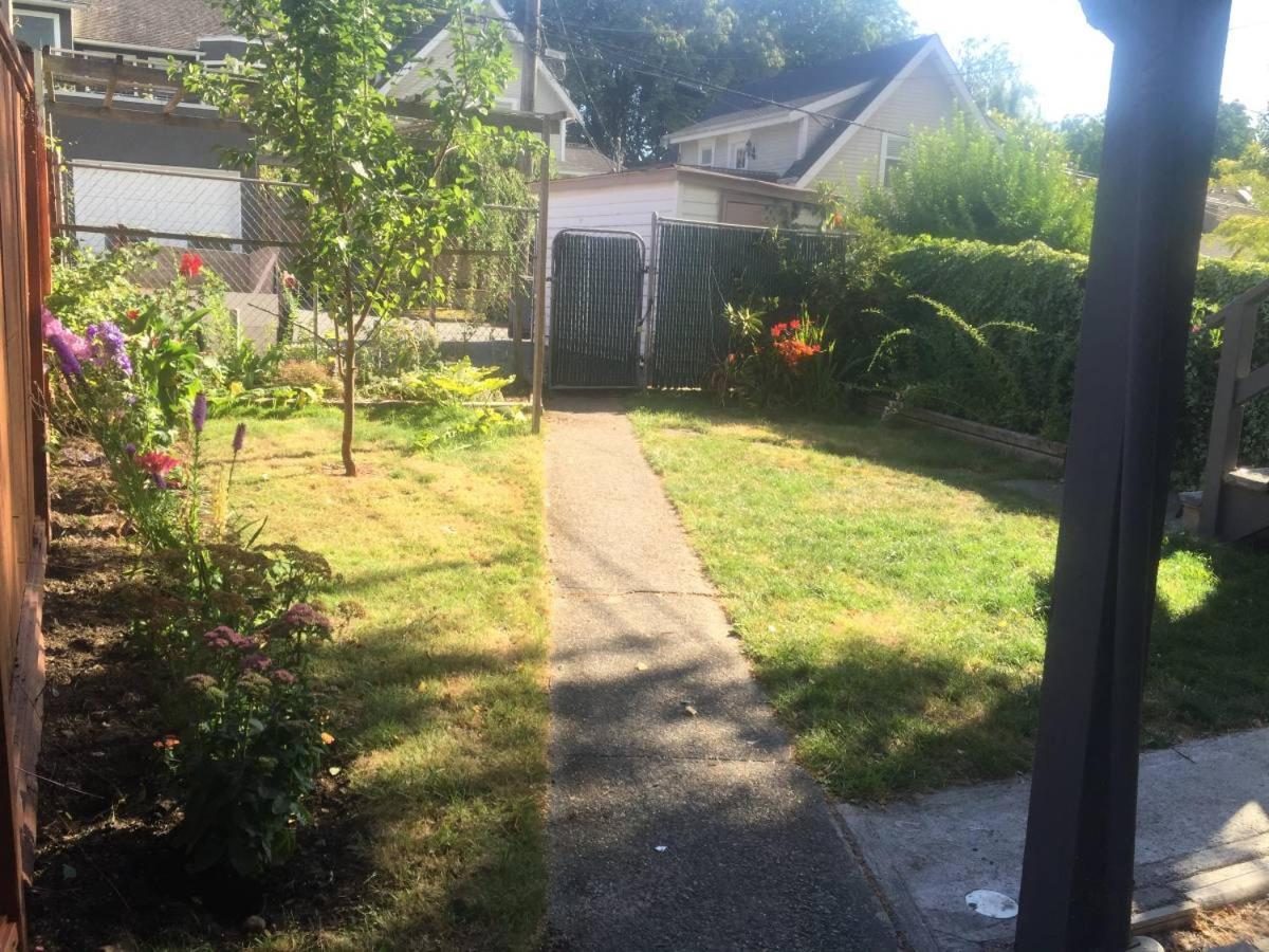 Quiet-Comfy 3 Bedroom Home On A Tree Lined Street In Kits 溫哥華 外观 照片