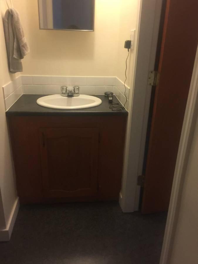 Quiet-Comfy 3 Bedroom Home On A Tree Lined Street In Kits 溫哥華 外观 照片