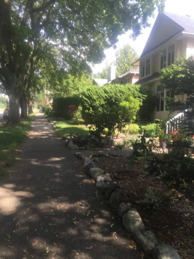 Quiet-Comfy 3 Bedroom Home On A Tree Lined Street In Kits 溫哥華 外观 照片