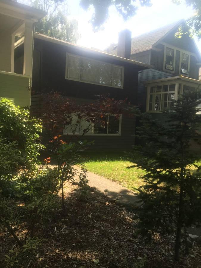 Quiet-Comfy 3 Bedroom Home On A Tree Lined Street In Kits 溫哥華 外观 照片